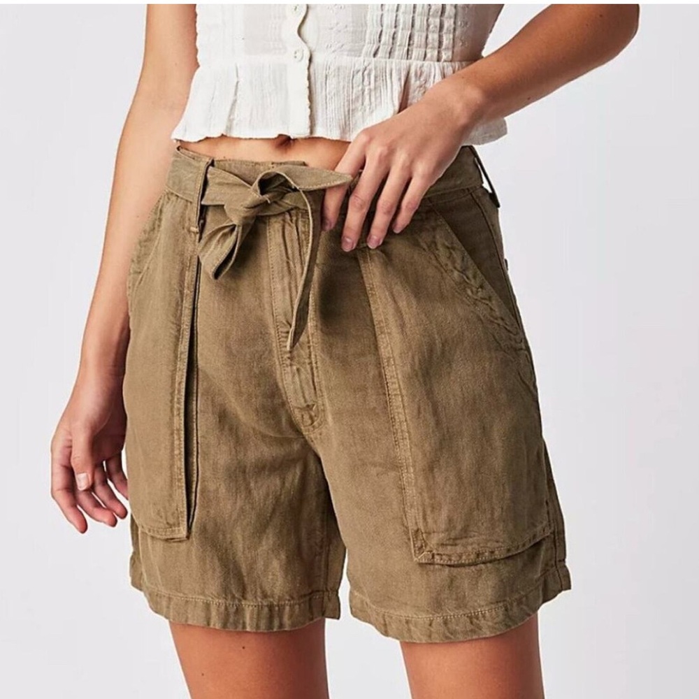 MOTHER Women's Tan Shorts